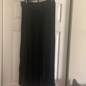 Flowing T-shirt material skirt